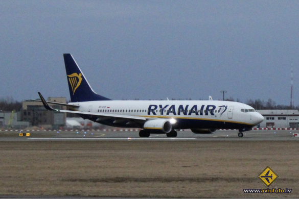 Boeing 737-8AS