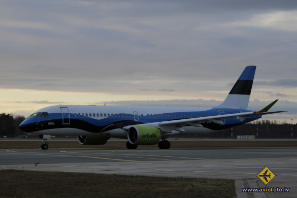 Airbus A220-300