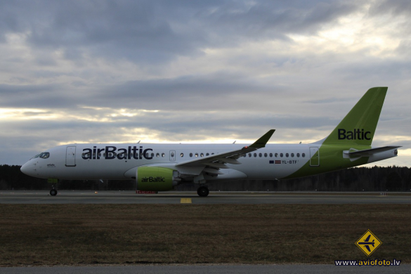 Airbus A220-300