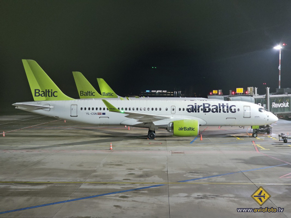 Airbus A220-300