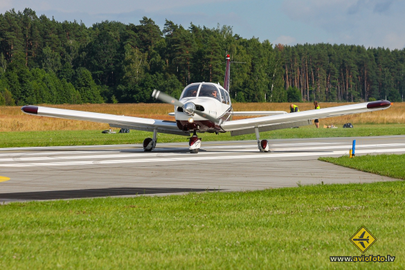 Piper PA-28-235