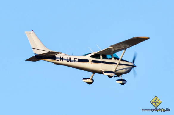 Cessna 182P Skylane